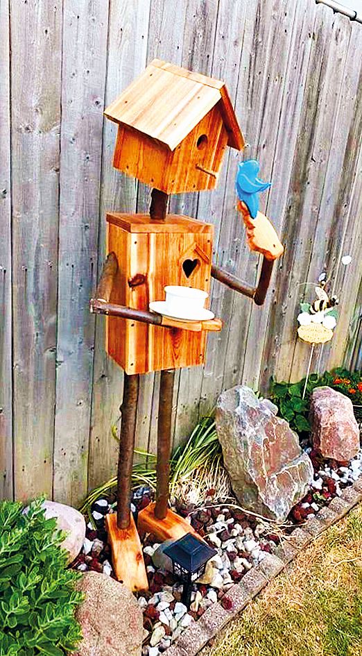 Hýříte-li vtipem ptačí budka se dá pojmout i velice netradičně.