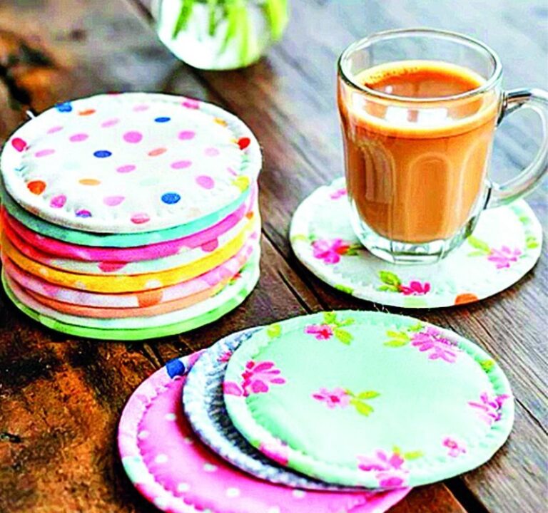 Látkové podtácky jsou hotové za chviličku a zvládne je i začátečník.