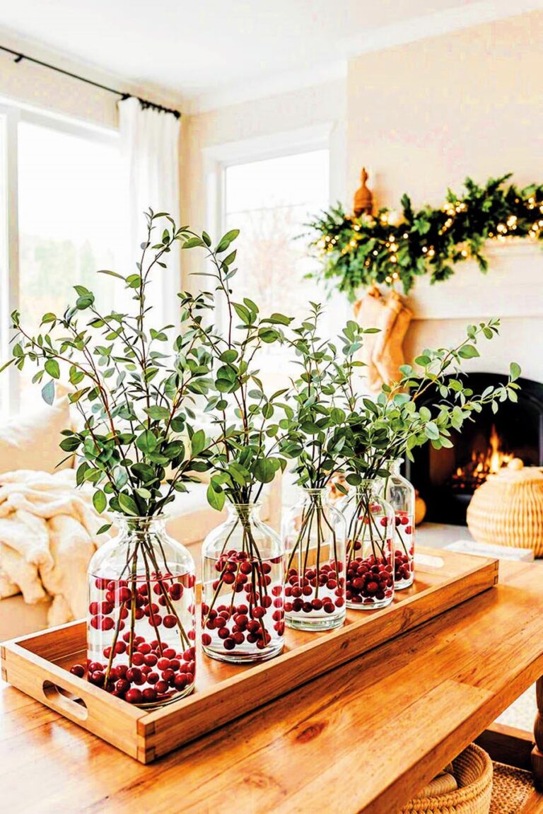 Netradiční váza z bobulí