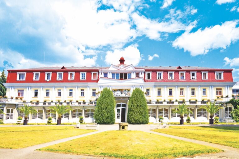 K architektonickým skvostům Luhačovic patří i kubistický pavilon Josefa Gočára.