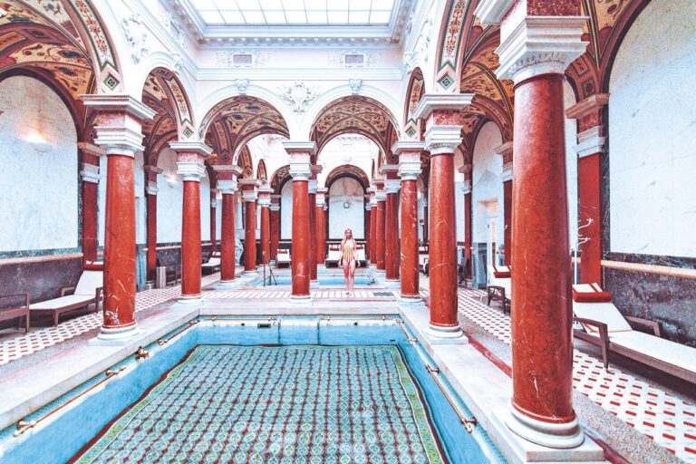 Návštěva Římských lázní v hotelu Nové lázně je i estetický zážitek.