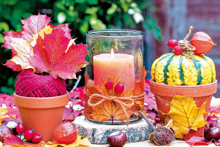 Světlo svíček a hřejivá dekorace vytvoří příjemný pocit.