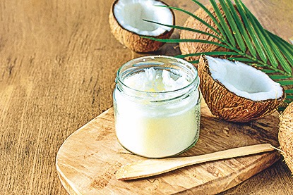 Jestliže zvolíte depilátor, vsaďte na jasmínový a kokosový olej, který pokožku dokonale zklidní a zároveň ji hydratuje.