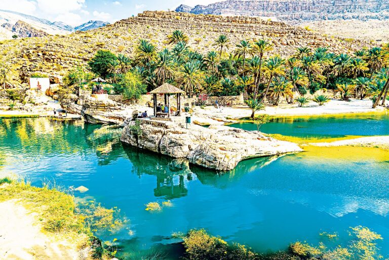 Wadi Bani Khalid: Nádherná soutěska, kde se můžete dokonce vykoupat v jezírkách.