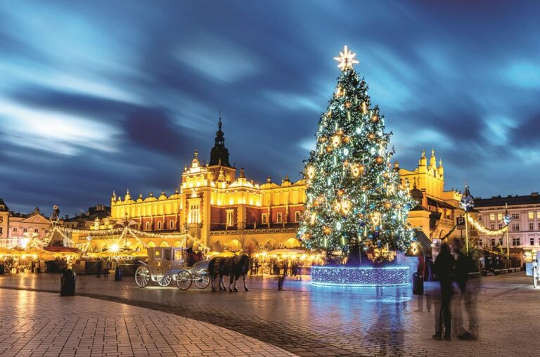 Pořiďte si na trzích ručně vyřezávaný betlém.