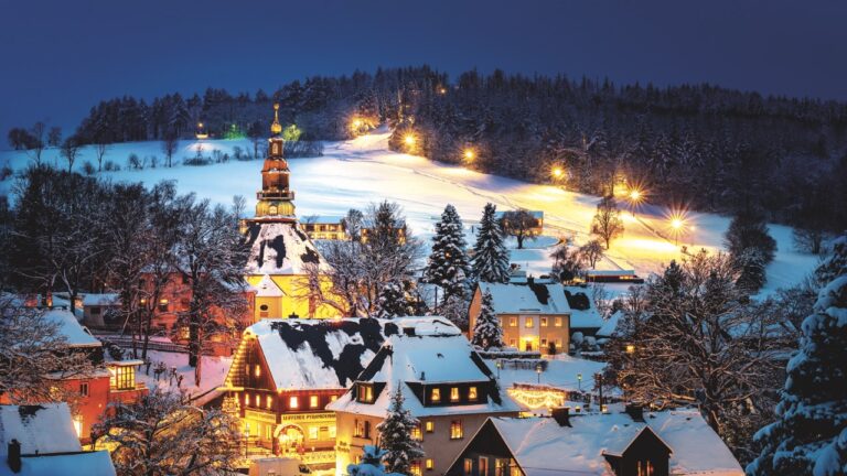 Se sněhovou pokrývkou je malebný Seiffen úchvatný.