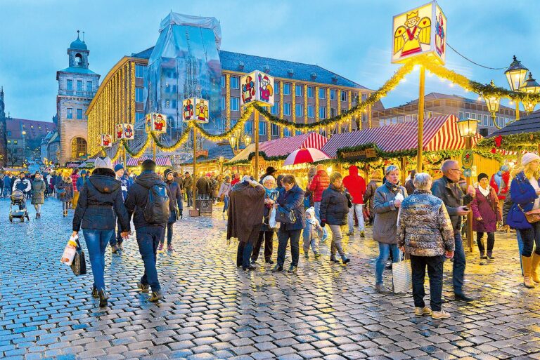 Norimberk, Hauptmarkt: Největším lákadlem tu jsou vyhlášené perníčky, klobásky i čokoláda.