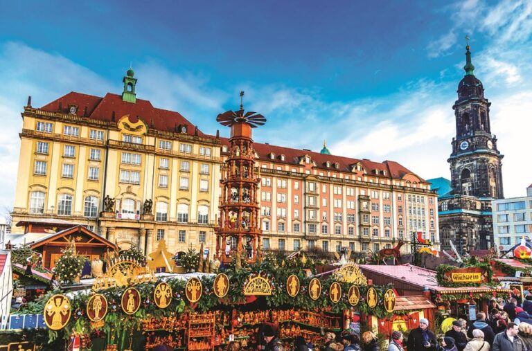 Nezapomeňte ochutnat pravou německou vánoční štólu, nejlépe tu s marcipánem.