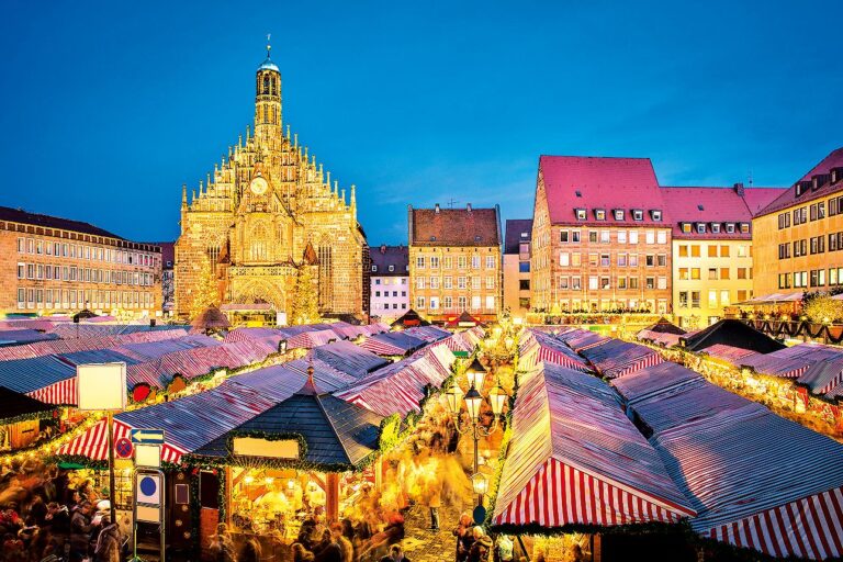 Norimberk, Frauenkirche: Trhy zde otevírá anděl, který promlouvá z balkonu kostela.