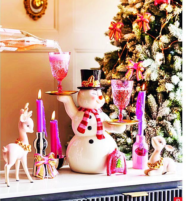 Krásné vánoční zátiší se bude nejlépe vyjímat na krbu nebo okenním parapetu.