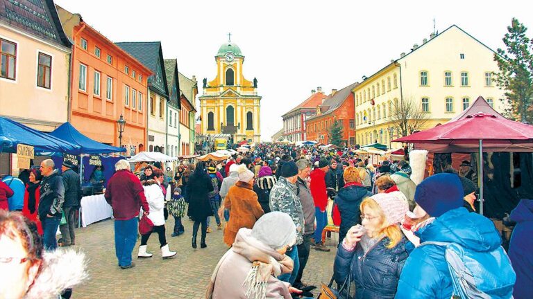 Úštěk: Až si projdete zdejší trhy, můžete s dítky zajít i do Muzea čertů.