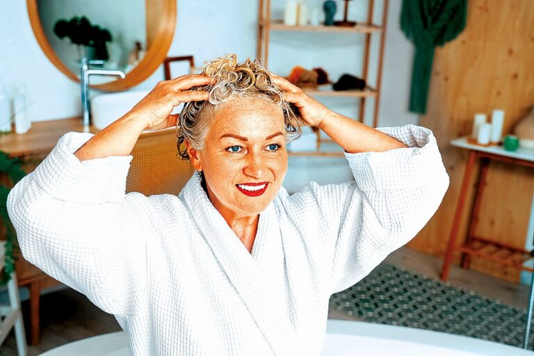 S biotinem budou i vaše vlasy silnější a zdravější.