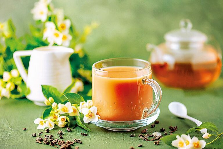 Objevte lahodnou kombinaci čaje s mlékem.