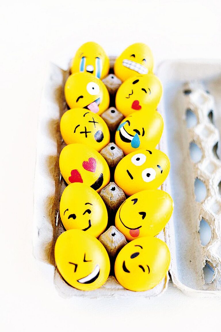 Zdobení velikonočních vajíček člověka donutí na chvíli zpomalit.