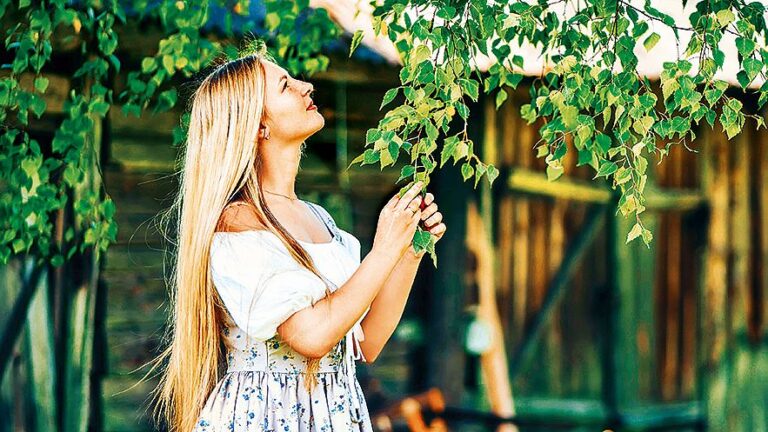 Mladé březové lístky přinesou mládí i vaší pokožce.