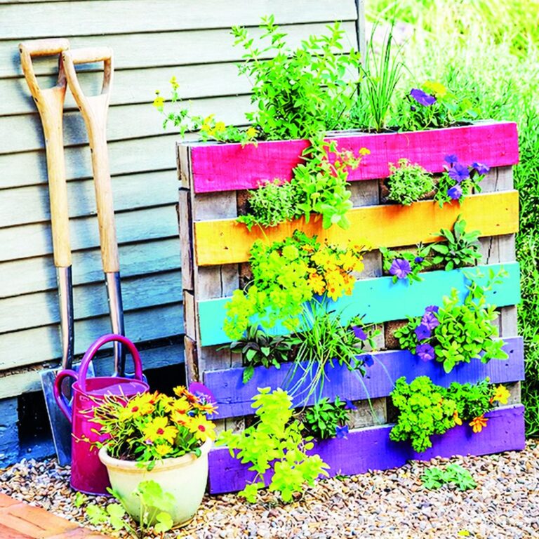 Truhlík ze staré palety