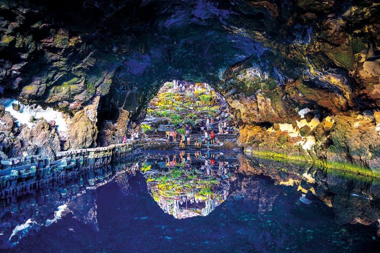 Jameos del Aqua: Podzemní jeskynní komplex má magickou atmosféru.