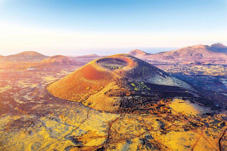Caldera Blanca: Sopečný kráter patří mezi nejoblíbenější cíle turistů.