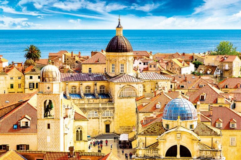 Pokud vás to u moře přestane bavit, zkuste vnitrozemí, třeba Dubrovník.