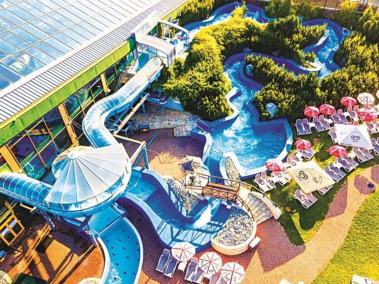 Praha: Aquapalace je největším aquaparkem u nás.