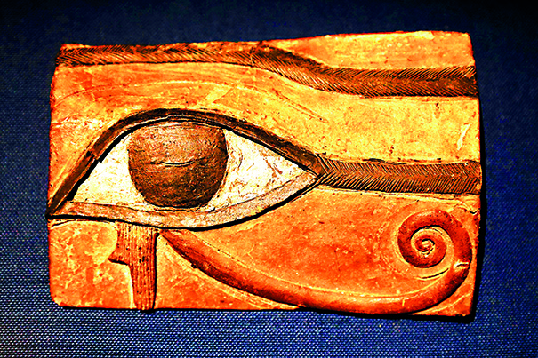 V Egyptě byly amulety nošeny jako ochrana před zlem a pro dosažení moci.