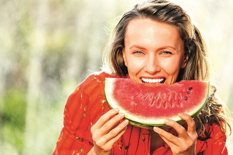 Meloun tělo osvěží, dodá mu vodu, a navíc obsahuje i potřebné vitaminy a minerály.
