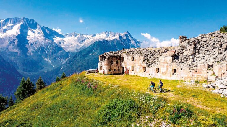 Forte Zaccarana: Historickou pevnost najdete poblíž průsmyku Passo del Tonale.