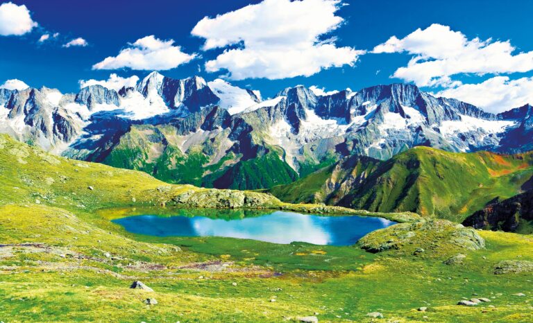 Jezero Strino: Výlet k malému horskému jezeru v oblasti Val di Sole bude jedinečný zážitek.