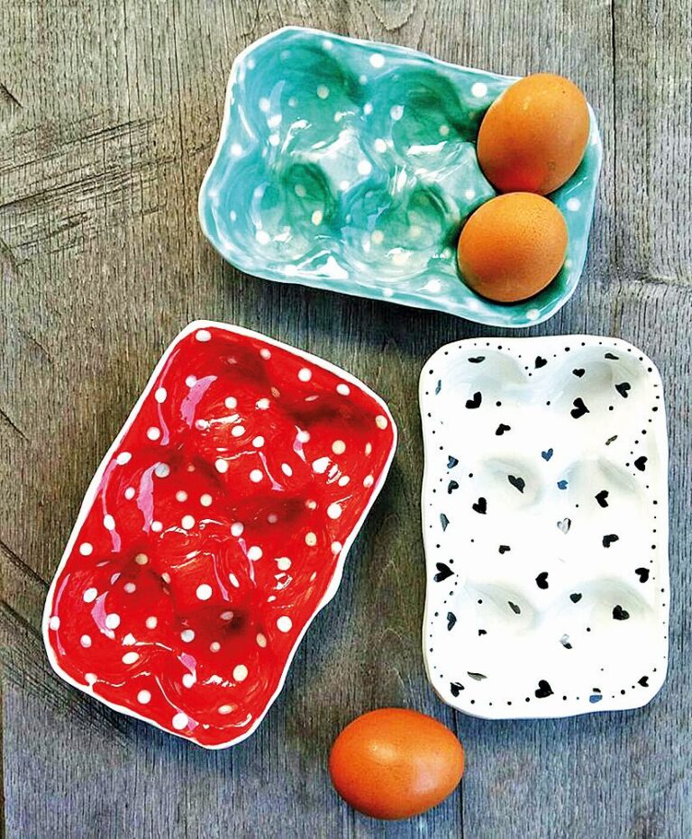 Vyrobit si můžete například originální obal na vajíčka.