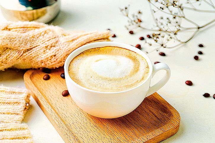 Capuccino bývá v kavárnách k dostání i v bezlaktózové variantě.