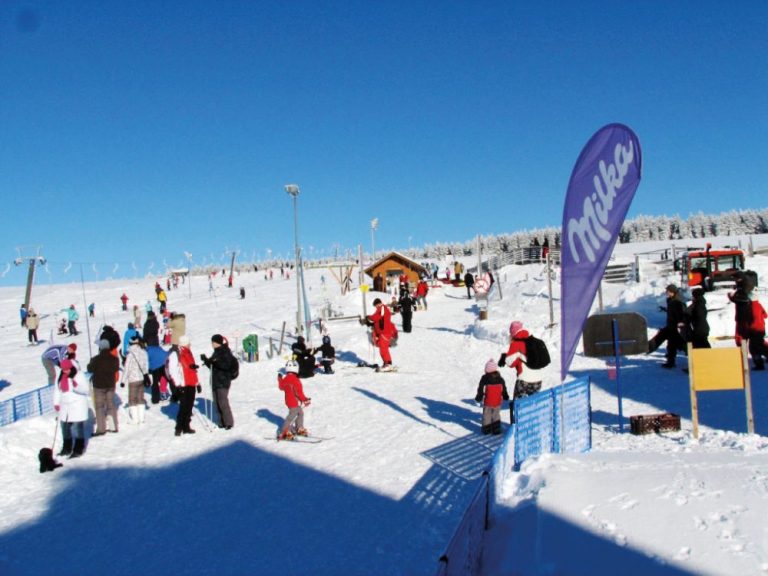 V areálu Neklid si zasportují děti, dospělí i senioři, pro fajnšmekry je tu snowpark.