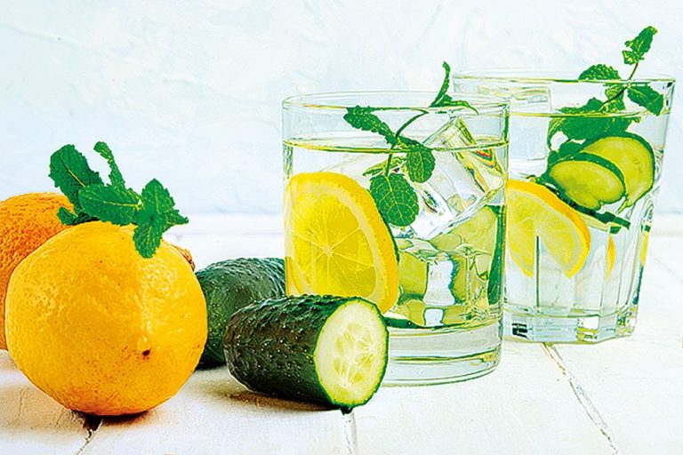 Okurka, máta, citron – skvělá detoxikace.