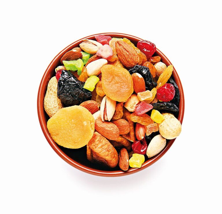 Sušené ovoce je zdravější mlsání než zákusky či chipsy.