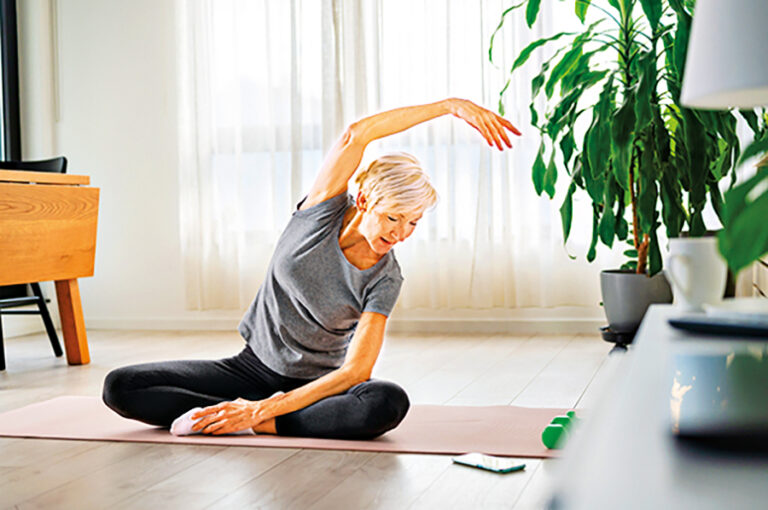 Cvičení jógy je šetrné k pohybovému aparátu.