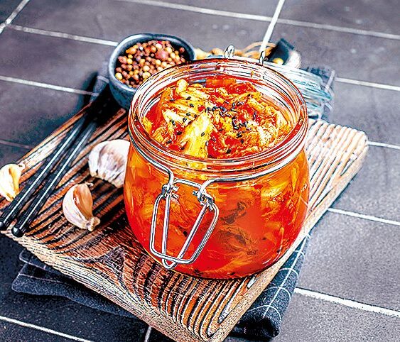 Lžíce kimchi denně podpoří fungování střev i imunitu.