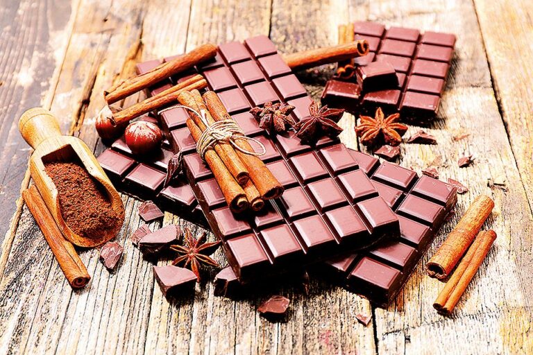 Kvalitní hořká čokoláda je zdravé mlsání.