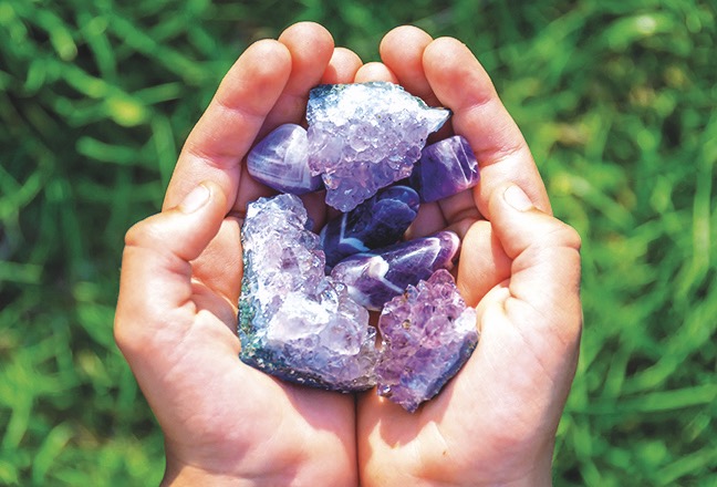 Krásný krystal má u postele své poslání.