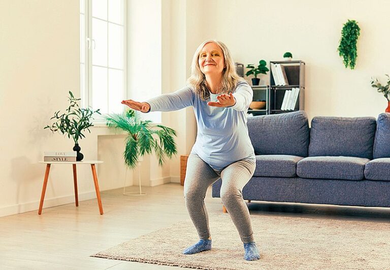 Poloviční dřep je velmi účinný při zpevňování svalů.