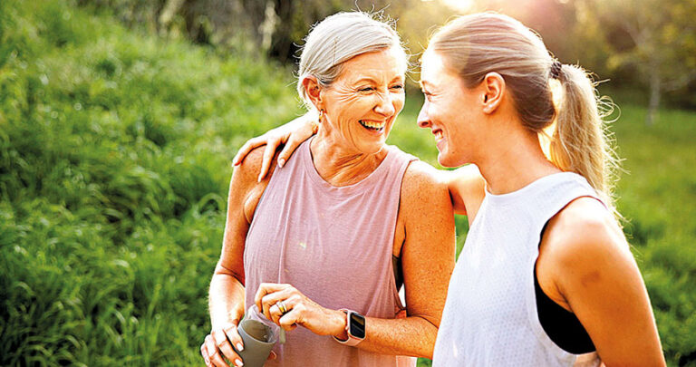 Udržujte mozek aktivní i tím, že se setkáváte s přáteli.