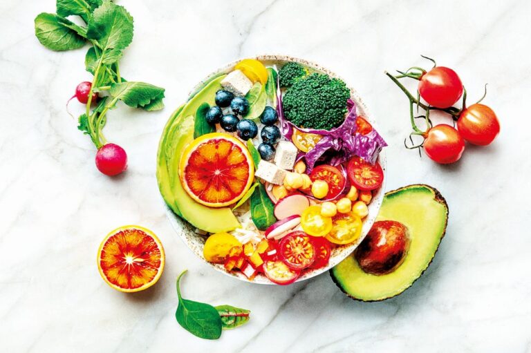 Tajemství pleti bez vrásek tkví hlavně v pestré stravě.