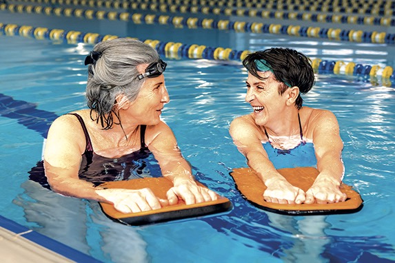 Plavání je pro klouby pravý ráj.