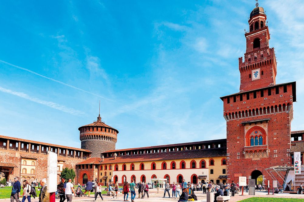 Slávu rodu Sforza už odvál čas, dnes si v Castello Sforzesco příjemně odpočinete.