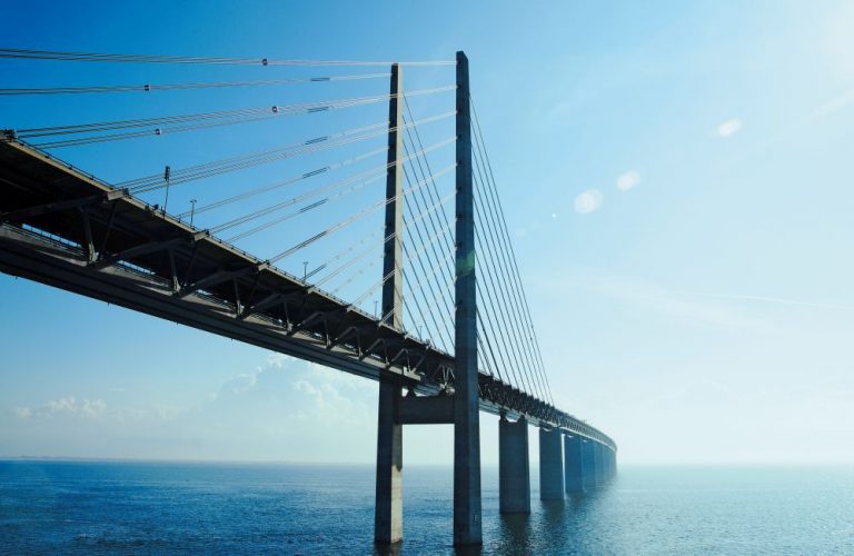 Přes mořský průliv Öresund dojedete přímo z Kodaně až do švédského přístavu Malmö.