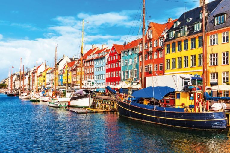 Starý přístav Nyhavn je krásný a má velmi poetickou atmosféru!